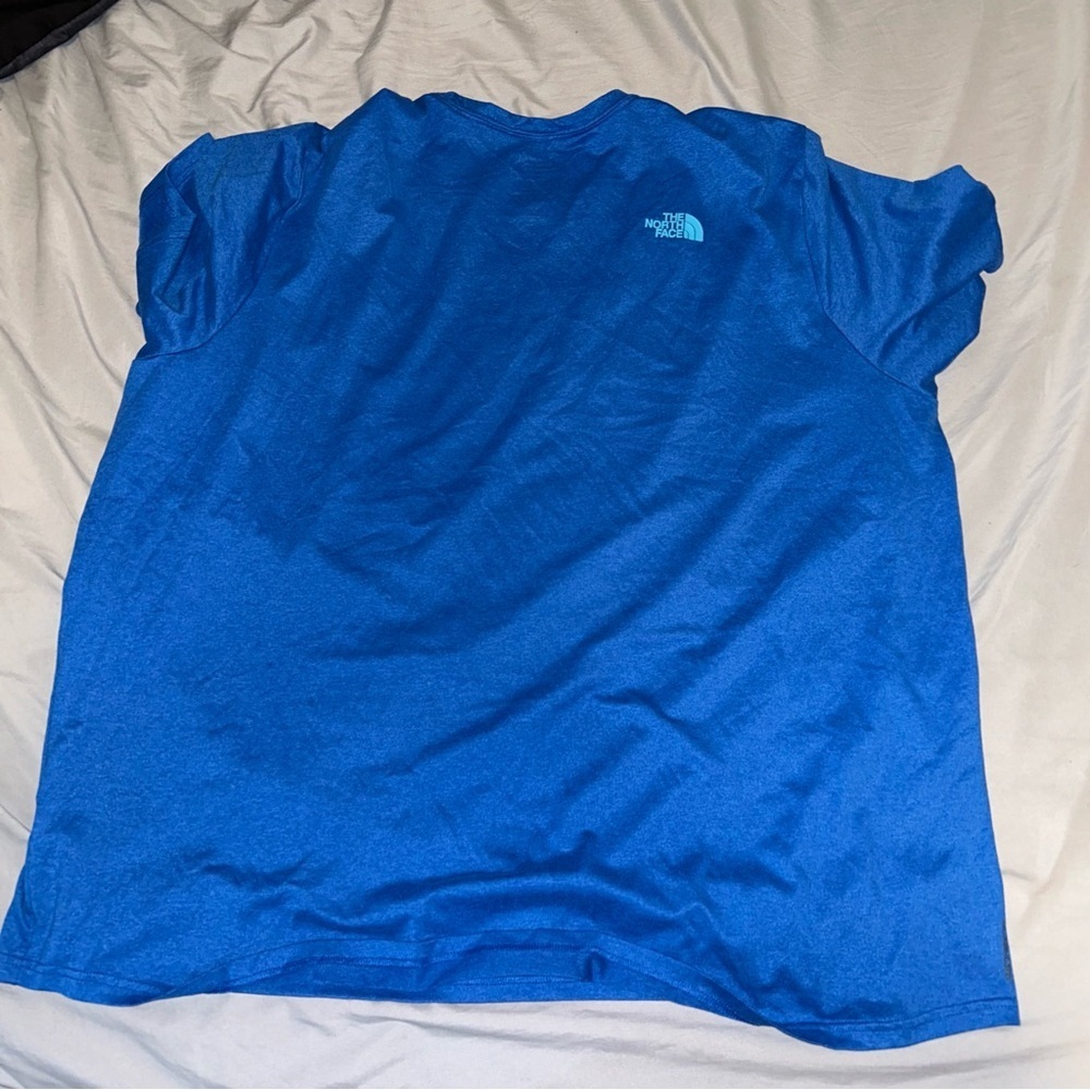 North face men's "No days off" shirt - Picture 3 of 3